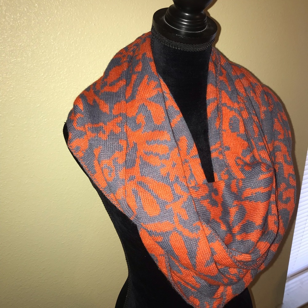 Scarf - Picture 3 of 3